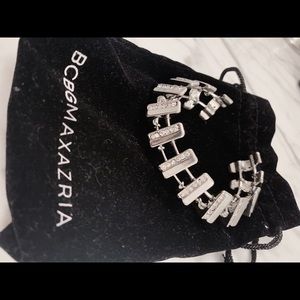 *LIKE NEW* BCBG Silver Cuff Bracelet 💕